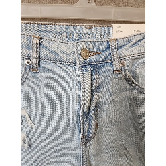 American Eagle Strigid Mom Jeans Womens 27 4 Blue Light Wash Destroyed NEW - Picture 3 of 13